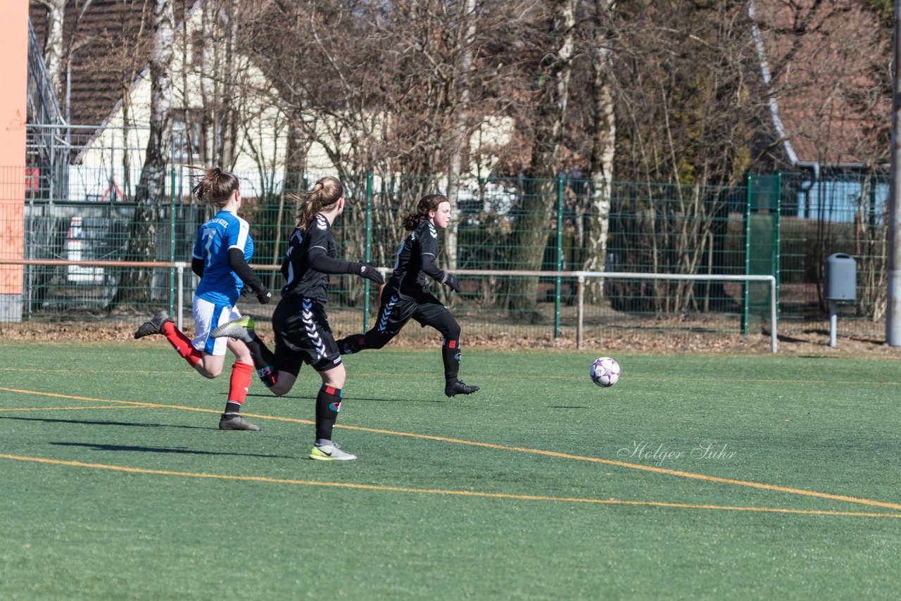 Bild 215 - B-Juniorinnen Halbfinale SVHU - Holstein Kiel : Ergebnis: 3:0